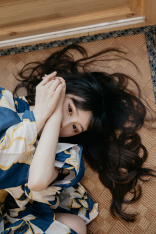 边吃奶边被躁欧美三级